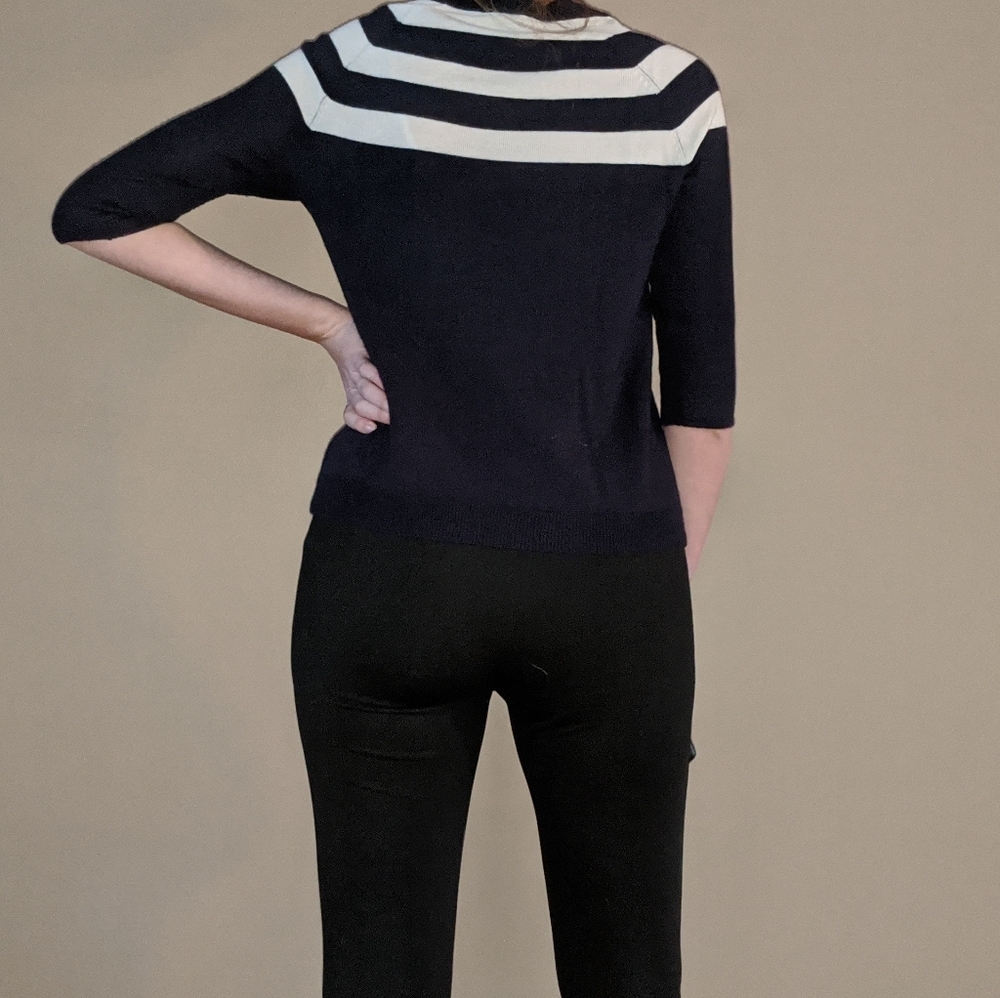 ☘️The Limited white striped black sweater - Picture 7 of 7